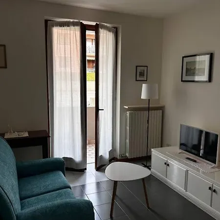 Near Town Centre And - Le Colombe *