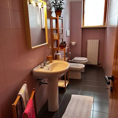 Near Town Centre And - Le Colombe شقة
