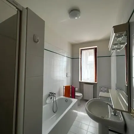 Near Town Centre And - Le Colombe Lägenhet