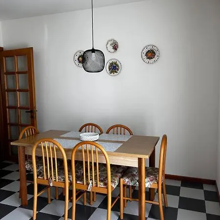 Lägenhet Near Town Centre And - Le Colombe