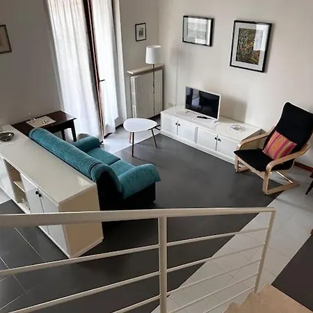 Near Town Centre And - Le Colombe *