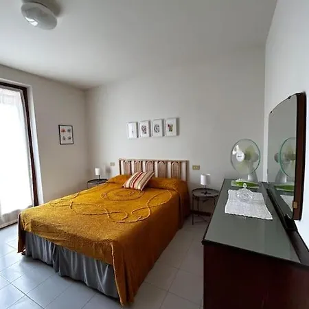 Near Town Centre And - Le Colombe شقة *