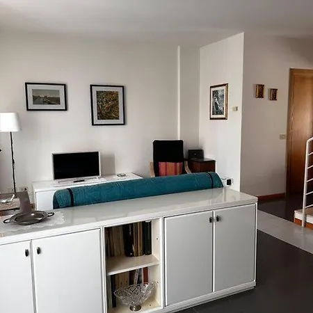 Apartment Near Town Centre And - Le Colombe