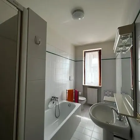 Near Town Centre And - Le Colombe Apartment