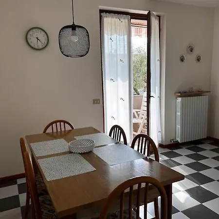 Apartment Near Town Centre And - Le Colombe *